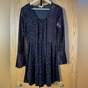 Mystree burgundy/black velvet dress. NWT. Size large.